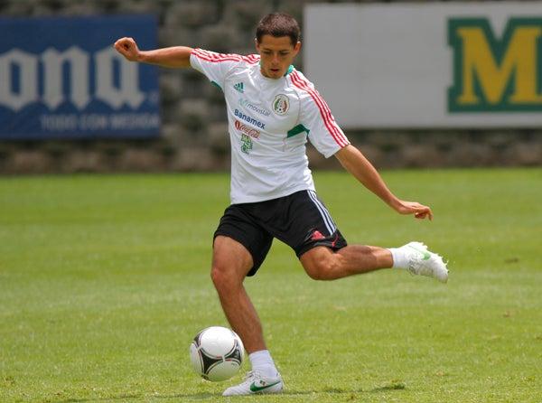 'Chicarito' Hernández aseguró que no se confiarán en el juego ante Costa Rica | CIRO GUTIÉRREZ