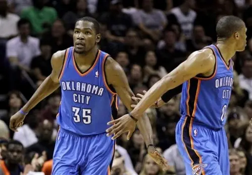 Thunder aventaja 3-2 a Spurs tras vencerlos 108-103