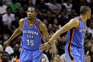 Thunder aventaja 3-2 a Spurs tras vencerlos 108-103