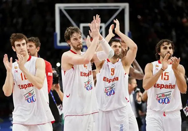 España derrota a Francia en partido de preparación