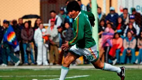 Evo Morales y Cafú, duelo de altura en La Paz