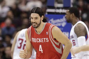 Scola, feliz por llegar a los Suns
