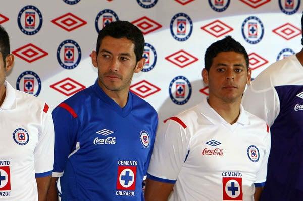 Los celestes presentaron de forma oficial su nueva indumentaria. FOTO: MEXSPORT