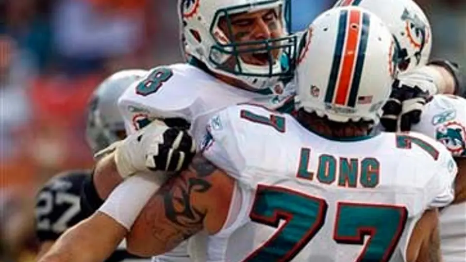 Miami regresa al triunfo tras vencer 34-14 a Raiders