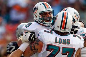 Miami regresa al triunfo tras vencer 34-14 a Raiders