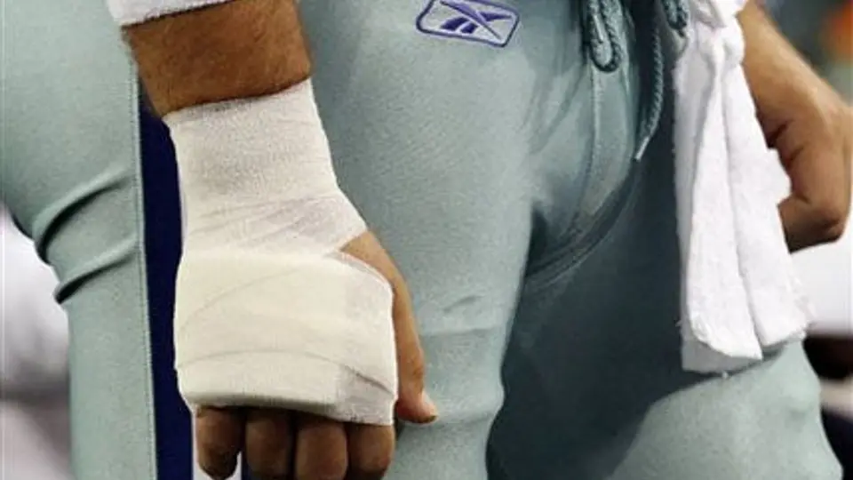 Romo salió lesionado en el partido ante Filadelfia