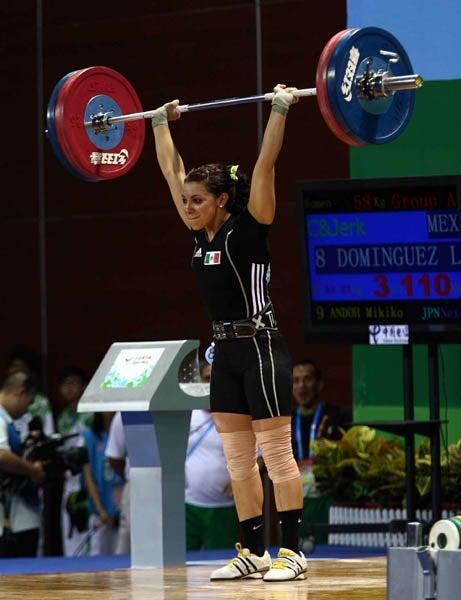 En la categoría 58 kilogramos, la mexicana totalizó 201 kilogramos. FOTO: MEXSPORT