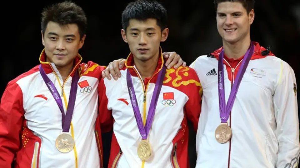 China hace el 1-2 en tenis de mesa