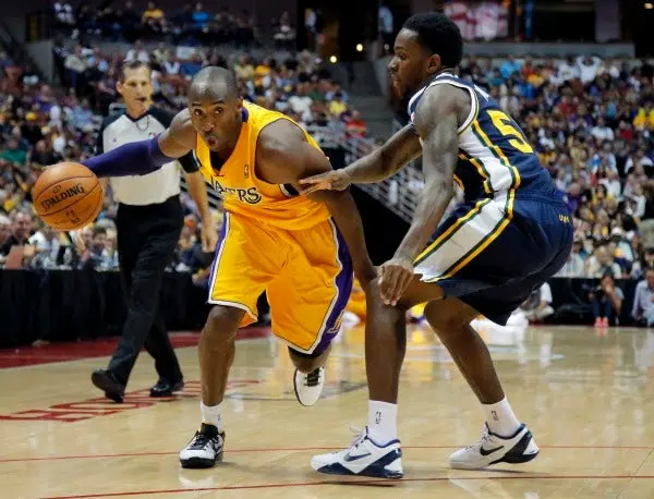 Kobe Bryant se pierde la pretemporada por lesión en el pie