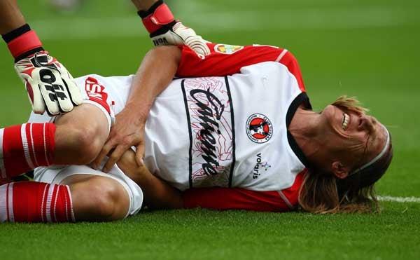 Los jugadores metieron fuerte la pierna. FOTO: BERNARDO MALDONADO