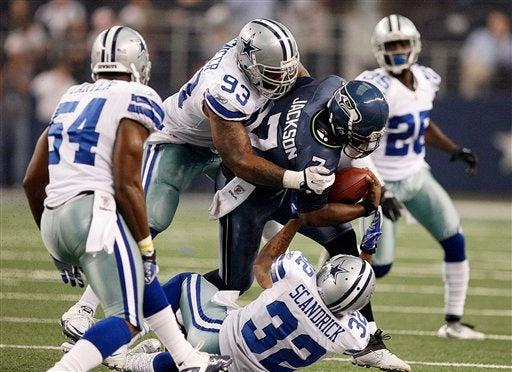 La defensiva de Dallas supo contener a Seattle. FOTO: AP