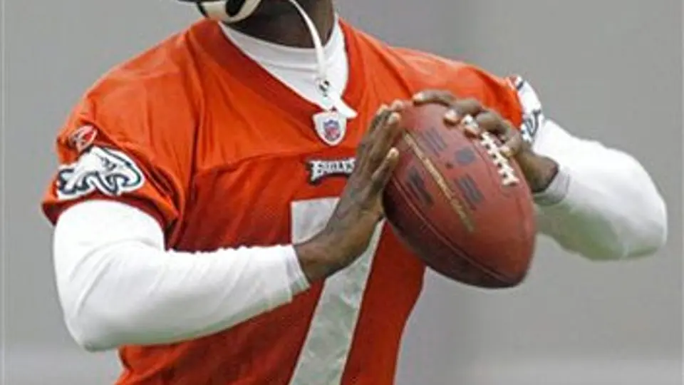 Michael Vick podría reaparecer ante Miami