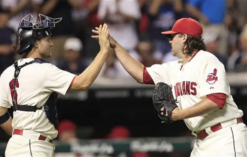 Indios vencen a Yanquis y cortan racha negativa