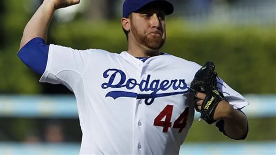 Consigue Aarón Harang victoria 100