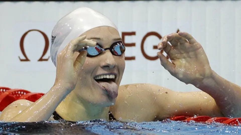 Camille Muffat gana los 400m libres e impone récord olímpico