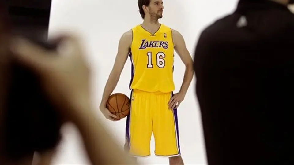 Lakers llega a Barcelona para juego de exhibición