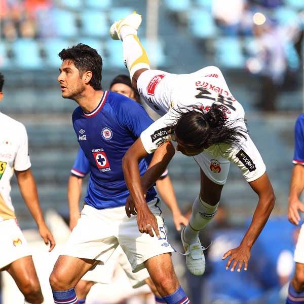 Morelia resta autoridad al Cruz Azul en condición de visitante (FOTO: BERNARDO MALDONADO)