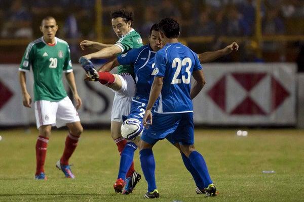 El partido fue muy duro para México l MEXSPORT