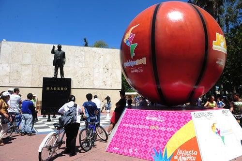 Las plazas también cuentan con nuevos monumentos. FOTO: EVA BECERRA