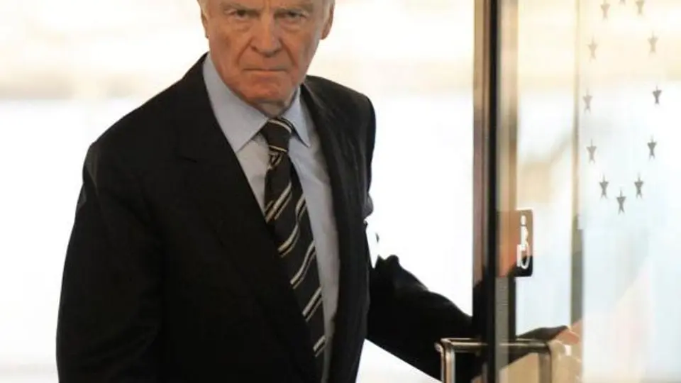 Max Mosley exige a Google retirar fotos de una orgía