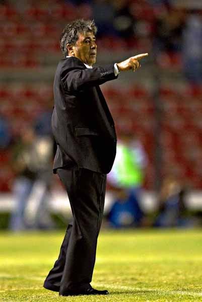Carlos Reinoso apostará todo a la Liguilla, luego de la derrota en la Copa Santander Libertadores (FOTO: MEXSPORT)