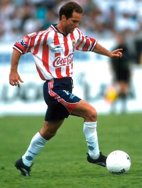 Luis García con la casaca de la Final del Invierno 98 | MEXSPORT