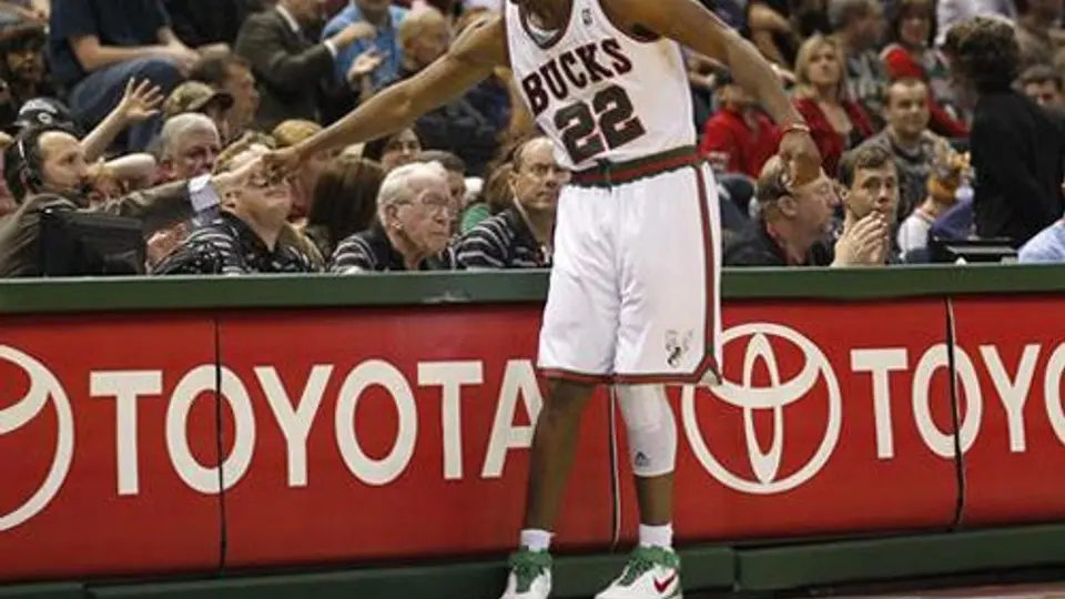 Michael Redd firmó con Phoenix