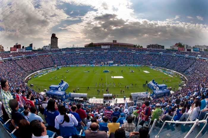 El Azul se vistió e rojiblanco, de nueva cuenta, Cruz Azul no logra vencer a Chivas. FOTO: CÉSAR VICUÑA