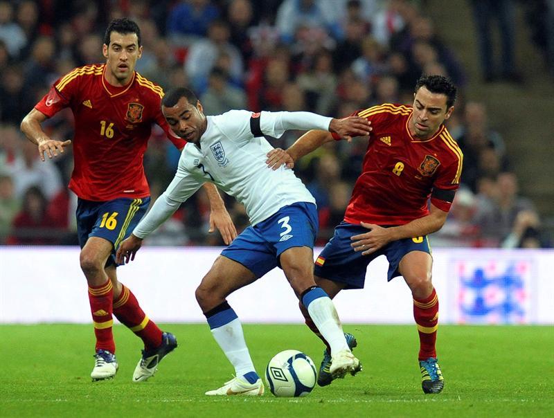 Pese a que hubo varios cambiso, ej juego fue intenso. FOTO: EFE