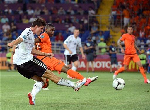 Al 39 Mario Gomez marcó su segunda anotacion tras un potente tiro l AP