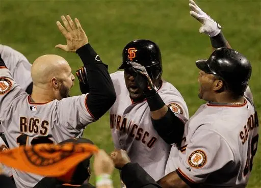 Gigantes derrota 3-2 a Filis y va al Clásico de Otoño