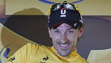 Cancellara se pone el maillot amarillo