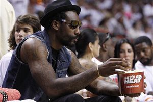 Stoudemire, multado por tweet despectivo hacia los gays