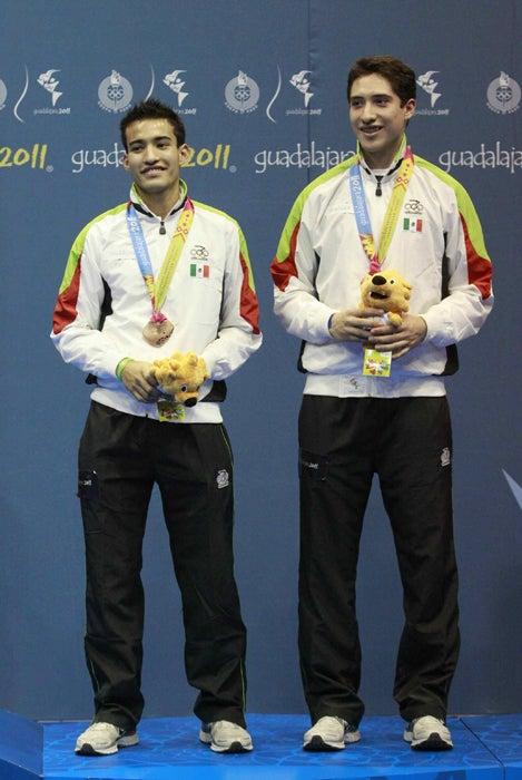Andrés López y Lino Muñoz obtuvieron bronce en dobles varonil de bádminton. FOTO: MEXSPORT