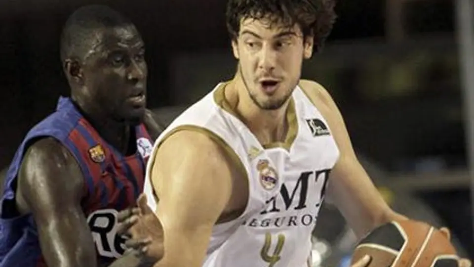 Real Madrid sorprende y derrota al Barcelona en el Palau