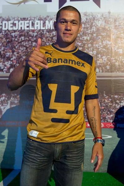 Verón el gran defensa de pumas l CÉSAR VICUÑA