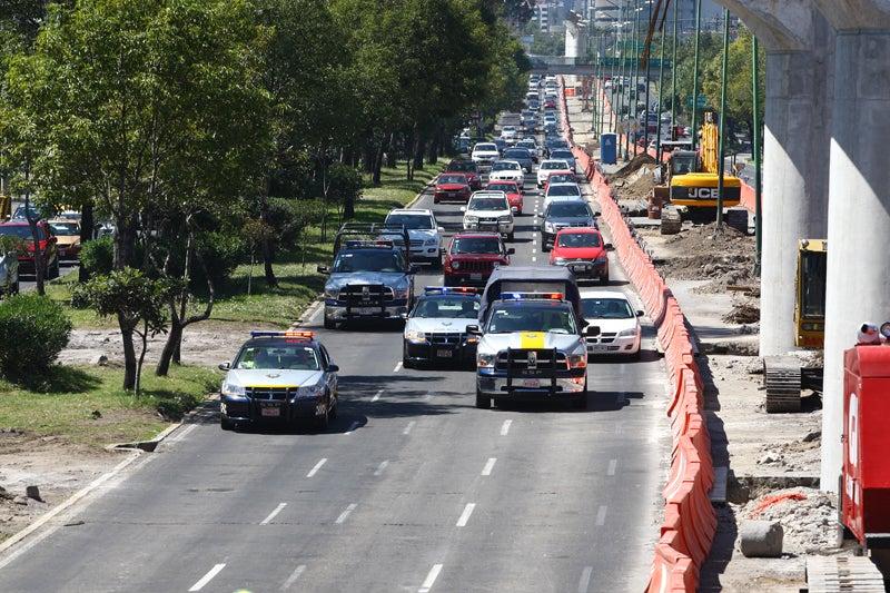 La porra de Chivas en su camino al Azteca. FOTO: ESTEBAN LÓPEZ