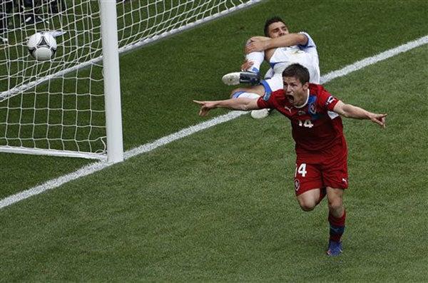 El segundo gol para los checos llegó al minuto 6 por Vaclav Pilar | AP