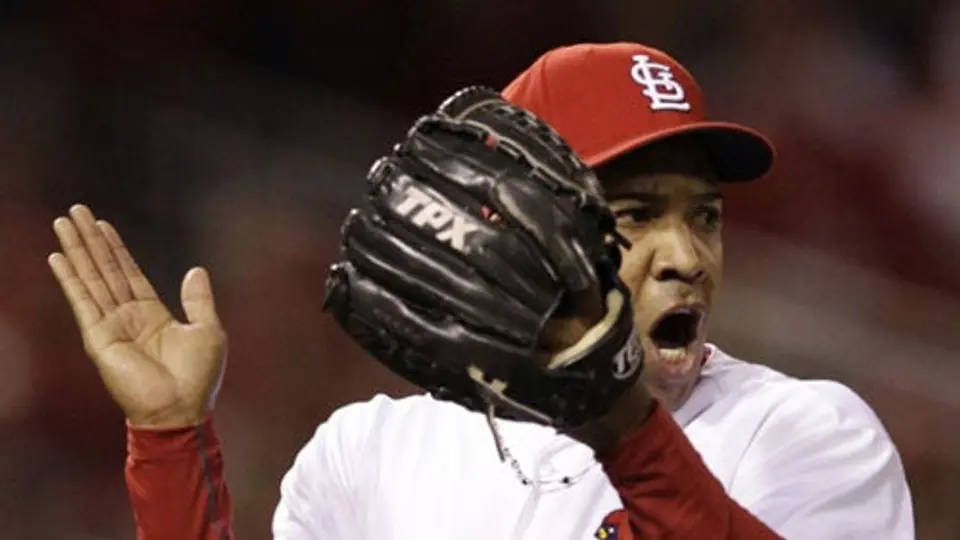 Octavio Dotel firma con Detroit