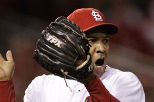 Octavio Dotel firma con Detroit