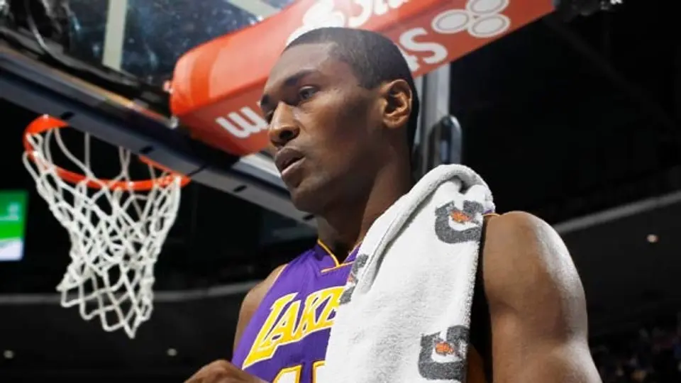 Corey Brewer da forma a otra pesadilla de Lakers