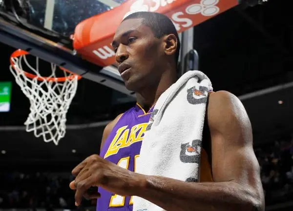Corey Brewer da forma a otra pesadilla de Lakers