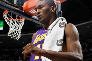 Corey Brewer da forma a otra pesadilla de Lakers