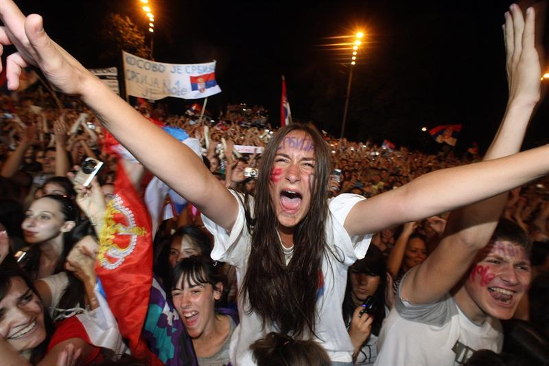 Belgrado y otras ciudades de Serbia celebraron el triunfo de Novak. FOTO: EFE