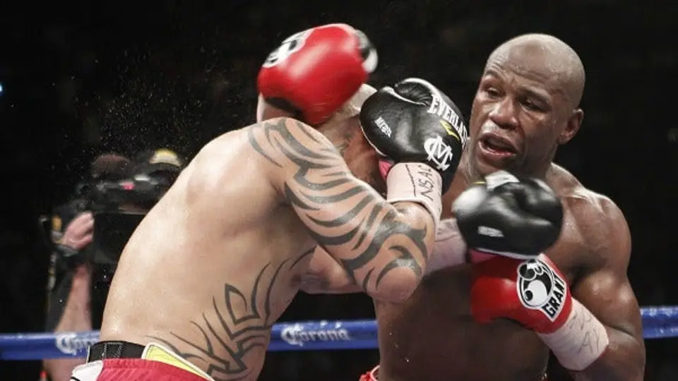 Mayweather enfrentaría a Robert Guerrero y no al Canelo