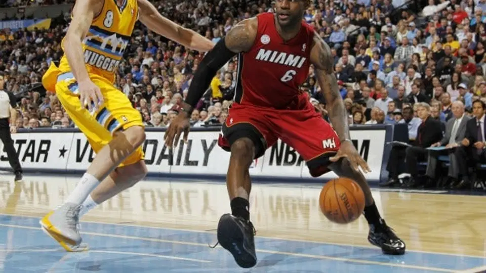 LeBron James es el jugador de la NBA que más camisetas vende