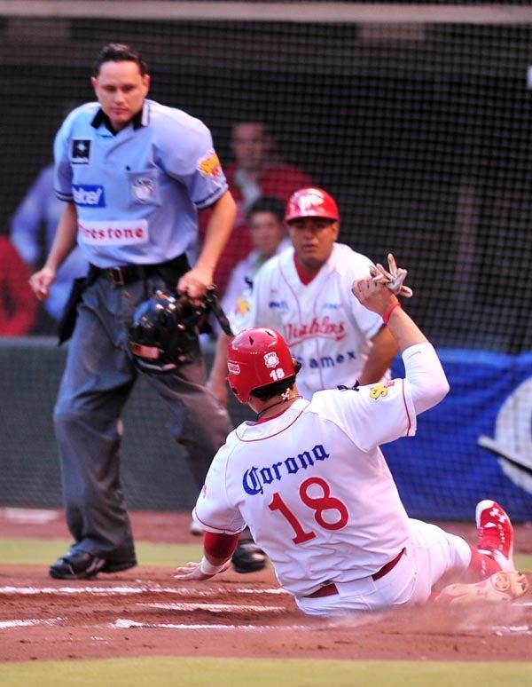Diablos busca la remontada. FOTO: MIGUEL PONTÓN