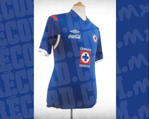 La playera cuenta con innovaciones en su confección. FOTO: UMBRO