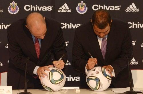 Dichos representantes firmaron el acuerdo (FOTO: SAÚL MOLINA)