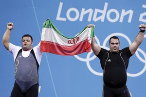 Irán hace el 1-2 en el cierre de la halterofilia